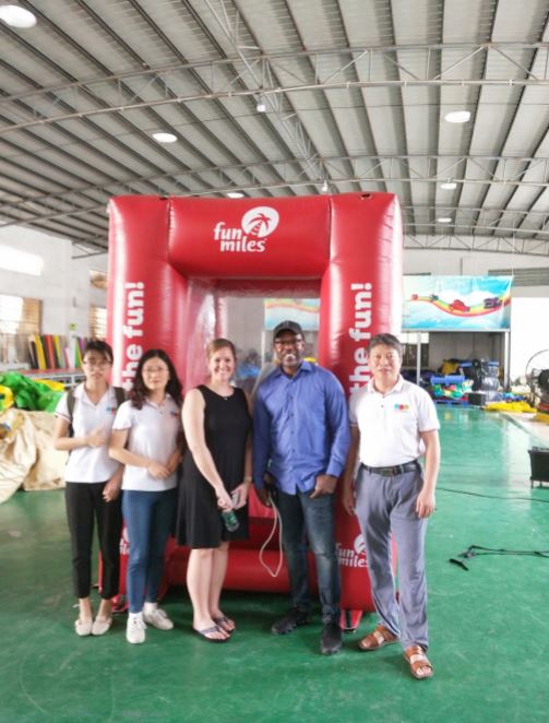 Ace Inflatables Factory a accueilli la visite d’un client des États-Unis aujourd’hui Ace Inflatables Factory Welcomed A Client’s Visit from USA Today